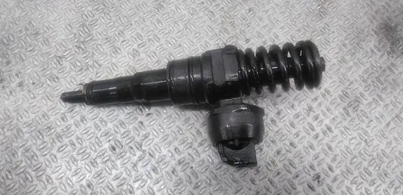 Skoda Octavia Mk2 (1Z) Fuel injector 038130073AG