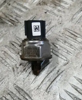 Ford Focus Fuel pressure sensor DS7G9F972DB A2C74087100 131014NN7