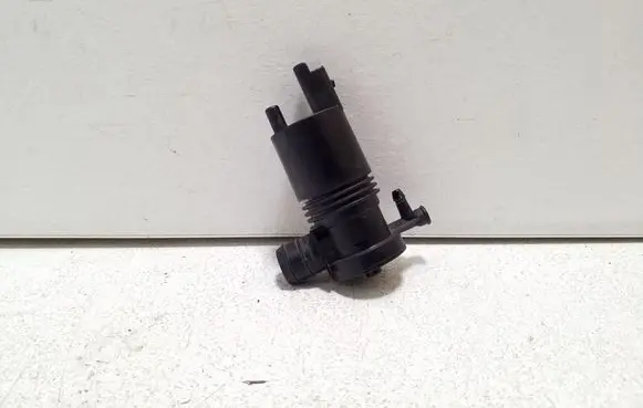 Nissan Navara D23 Windscreen/windshield washer pump 1024251
