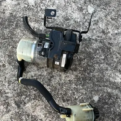 Volvo XC70 Power steering pump 31387595