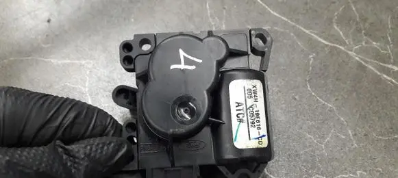 Jaguar S-Type A/C air flow flap actuator/motor 