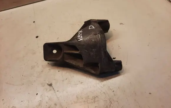 Opel Vectra B Engine mounting bracket 90497255