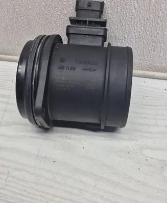 Volvo XC70 Mass air flow meter 0281002730 17137275 30677999