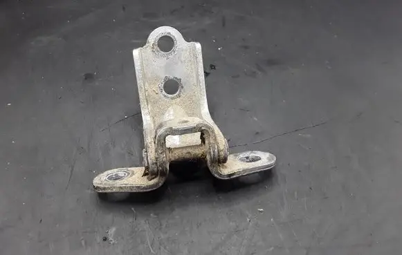Hyundai Sonata Front door lower hinge NOCODE