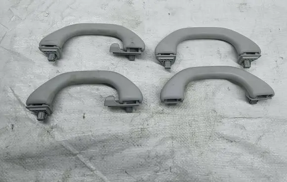 Skoda Yeti (5L) A set of handles for the ceiling 5L6857607A 5L0857607B