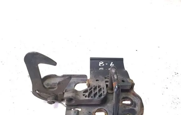 Volkswagen PASSAT CC Engine bonnet (hood) release handle 3C8823480