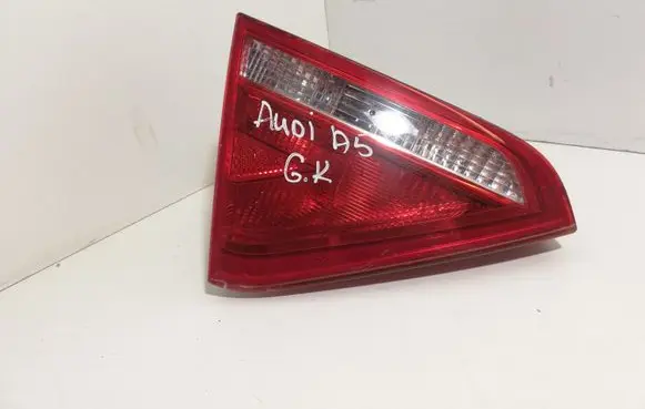 Audi A5 8T 8F Tailgate rear/tail lights 8T0945093