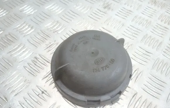Volkswagen PASSAT B3 Headlight/headlamp dust cover 13472800