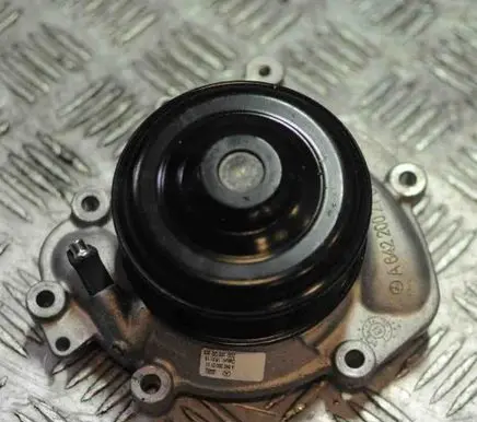 Mercedes-Benz GL X166 Water pump A6422002101