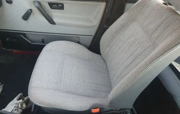 Volkswagen Jetta II Seat set 165885375 165885775
