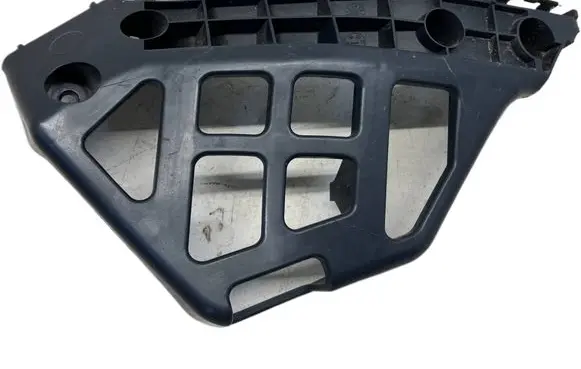 Front bumper mounting bracket
