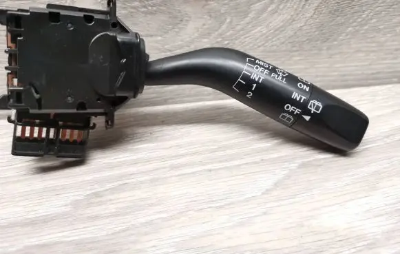 Mazda 323 Wiper control stalk 17B122