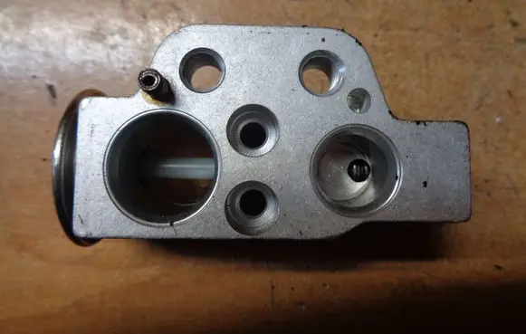 Audi A4 S4 B8 8K Air conditioning (A/C) expansion valve H7995003