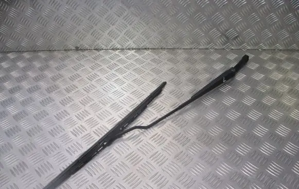 Skoda Octavia Mk1 (1U) Front wiper blade arm
