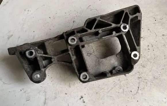 Generator/alternator bracket