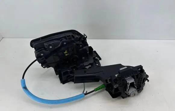 BMW i3 Rear door lock 18283810