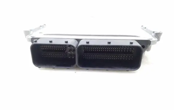 Volvo V70 Engine control unit/module 31312683