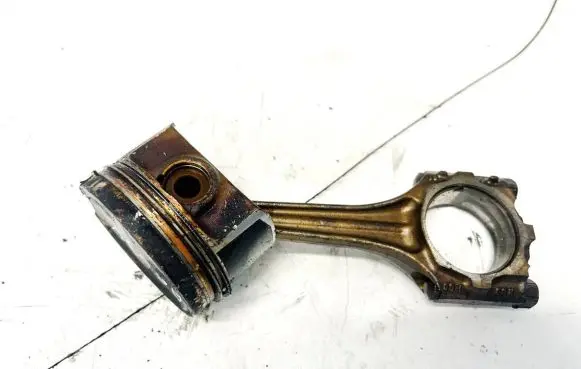 Volkswagen PASSAT B5 Piston with connecting rod