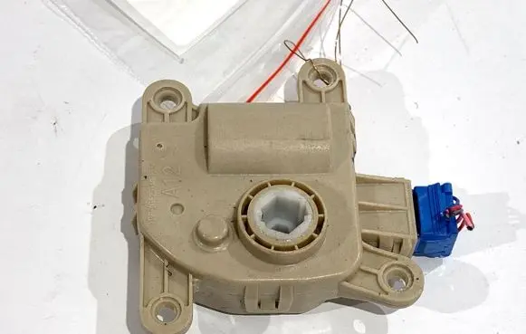 KIA Niro Air flap motor/actuator H400730930A