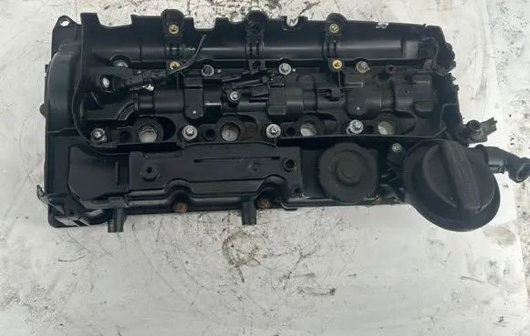 BMW 3 F30 F35 F31 Rocker cam cover 15265812 79638778 8570829