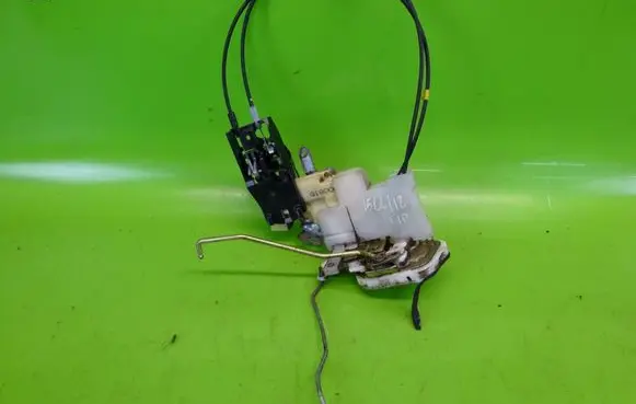 Toyota Prius (XW10) Front door lock