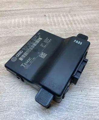Volkswagen Touran I Gateway control module 1K0907530E 1K0907951