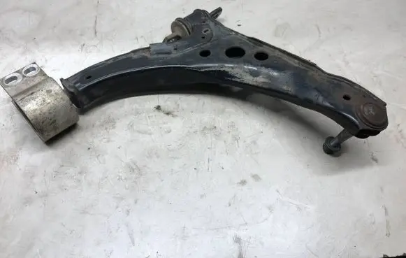 Opel Astra K Front lower control arm/wishbone 2496 7776A