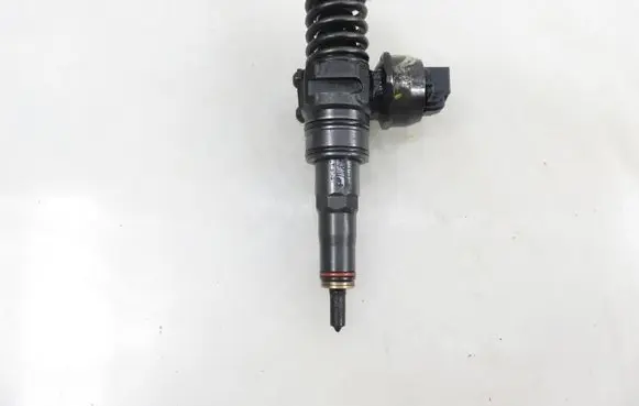 Skoda Roomster (5J) Fuel injector 0414720314 038130073BP