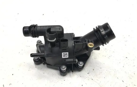 Mercedes-Benz GLA H247 Thermostat/thermostat housing A2822036500