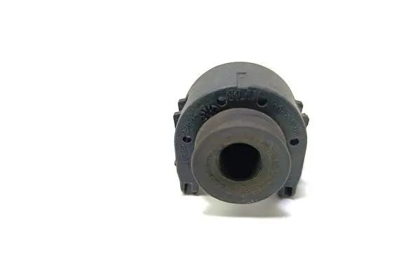Radiator mount bracket