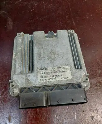 Dodge Caliber Engine control unit/module P05033299AF 1039S16957 0281012129