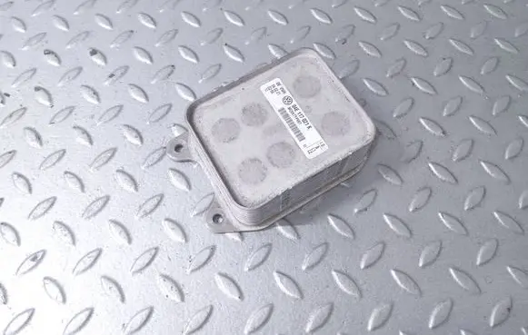 Engine oil radiator