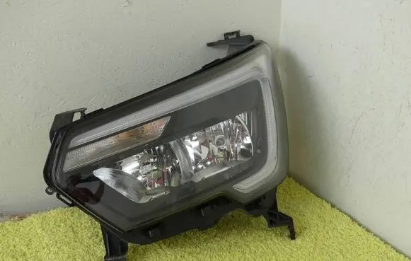 Renault Master IV Headlight/headlamp 20J338 TYC
