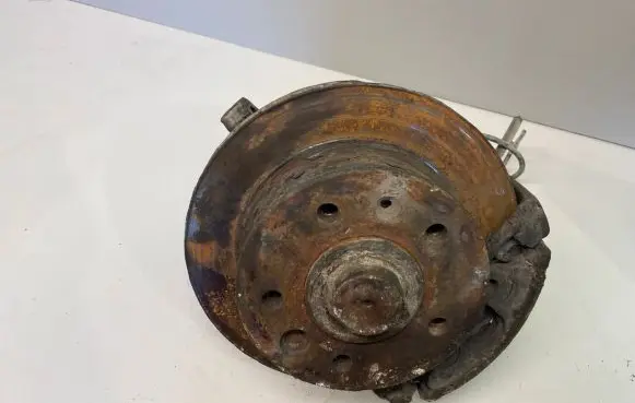 Volkswagen II LT Front wheel hub spindle knuckle