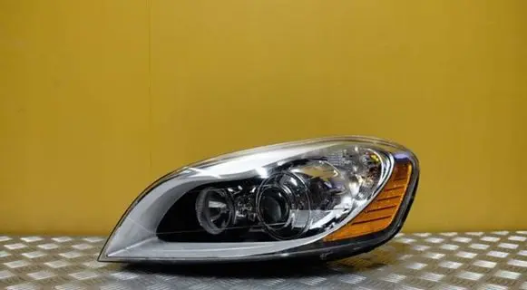 Volvo XC60 Headlight/headlamp 30763135 89902826