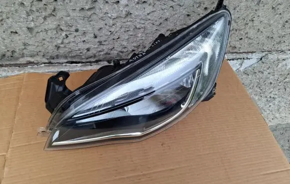 Opel Astra J Headlight/headlamp 