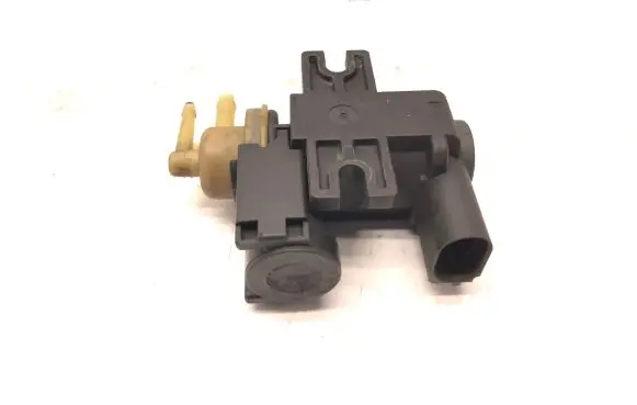 Audi A4 S4 B8 8K Turbo solenoid valve