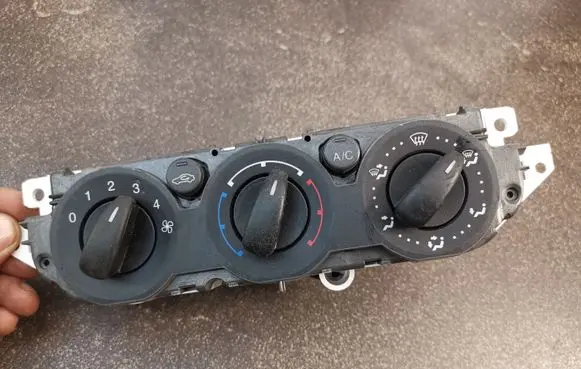 Ford Focus C-MAX Climate control unit 3M5T19980AD