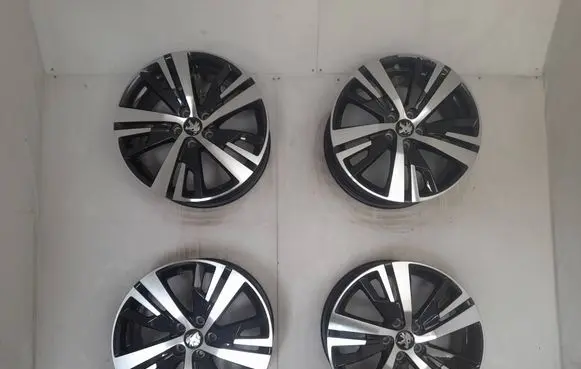 Peugeot 308 R18 alloy rim 9809687377