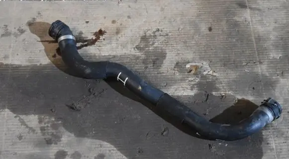 BMW X5 G05 Engine coolant pipe/hose 8689256