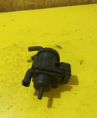 Mercedes-Benz C W203 Turbo solenoid valve A0005450527 0005450527