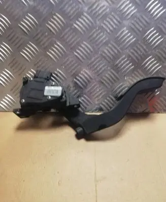 Volkswagen PASSAT B5.5 Accelerator throttle pedal 8D1721523F 6PV00837603