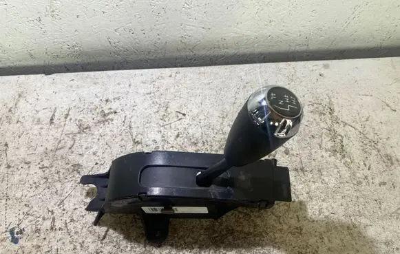 Jeep Wrangler Gear shifter/selector P52060062AG 33517162