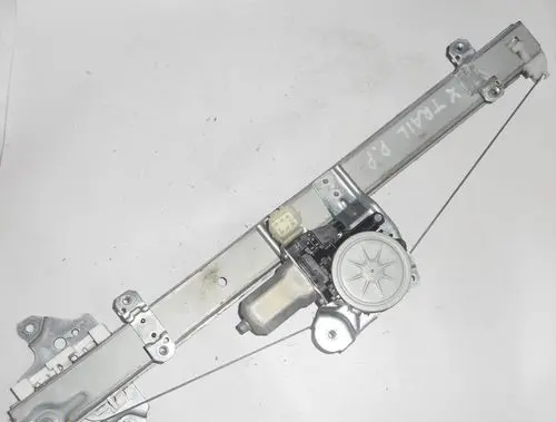 Nissan X-Trail T32 Front door electric window regulator 807314CA0A