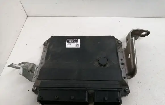 Toyota Prius (XW30) Engine control unit/module 8966147280 2753007393