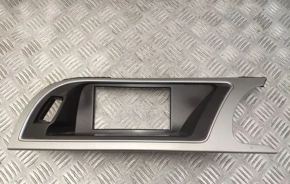 Dashboard glove box trim