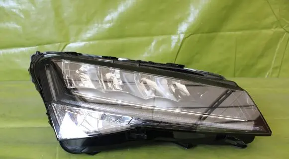 Skoda Superb B8 (3V) Headlight/headlamp 3V1.941.016C