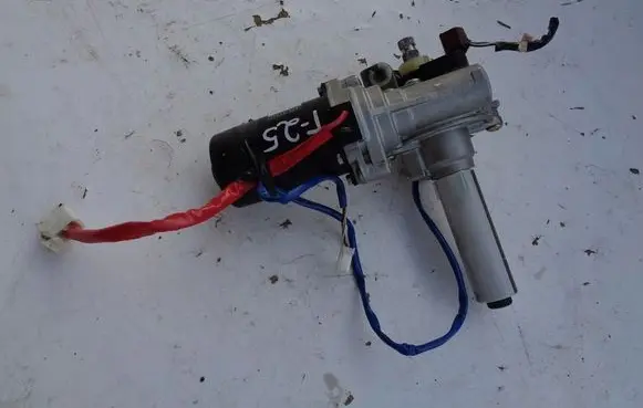 Toyota Avensis T250 Electric power steering pump 