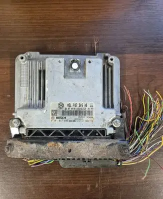 Volkswagen PASSAT B7 Engine control unit/module 03L907309AE 0281017946