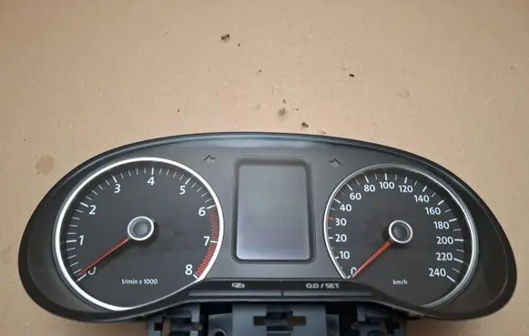 Volkswagen Polo V 6R Speedometer (instrument cluster) A2C53332250